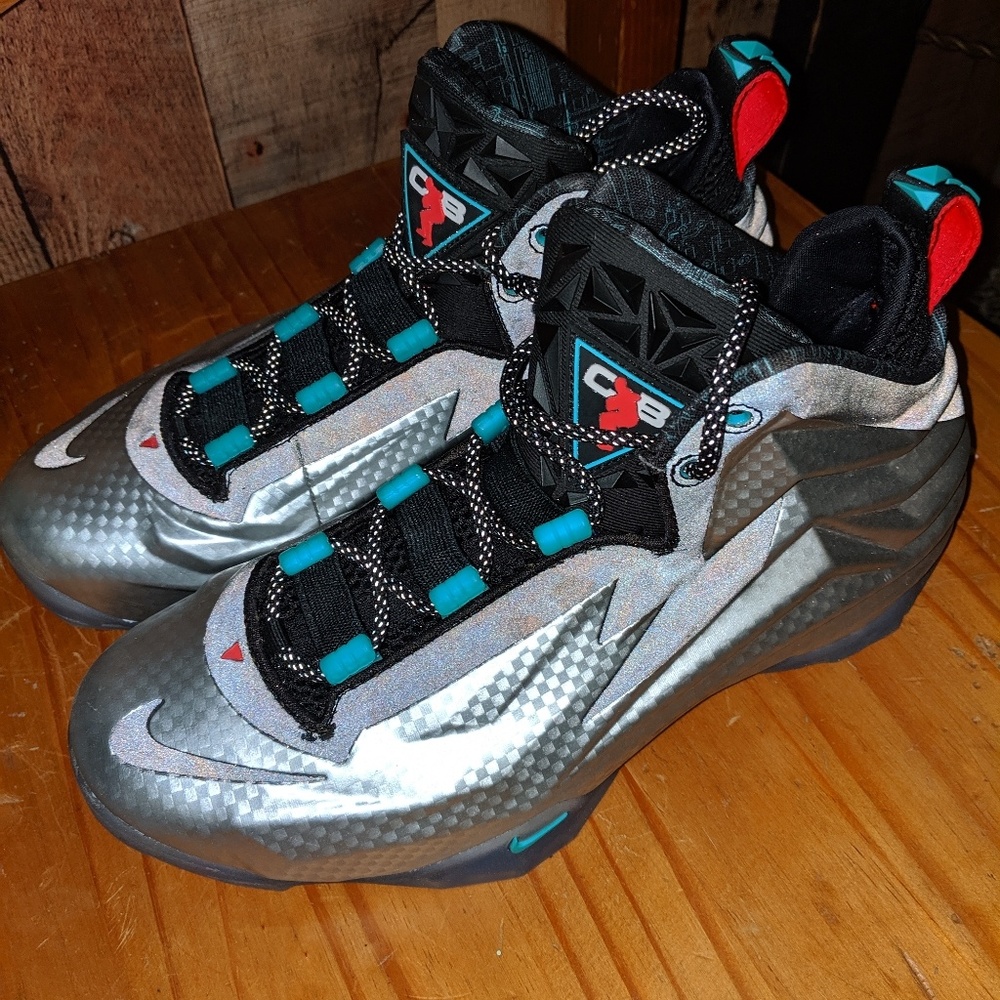 NIKE Chuck Posite sneakers sz8 silver